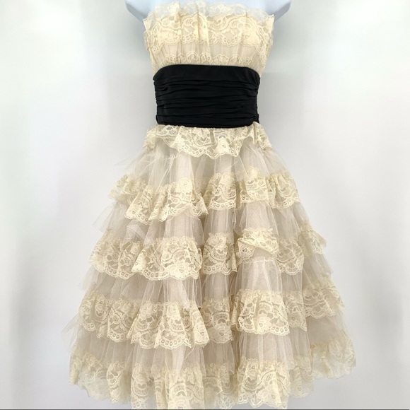 Betsey Johnson Dresses & Skirts - Vintage 90s Betsey Johnson Cream Lace Prom Dress